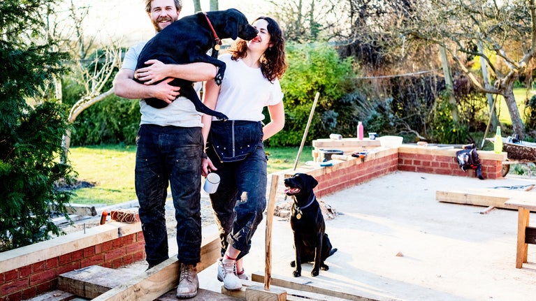 Perro con familia